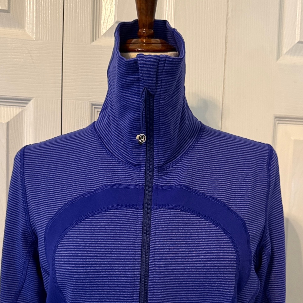 Lululemon Stride Full Zip Jacket Women's Tonka Stripe Pigment Blue Sz 8 - Picture 2 of 12